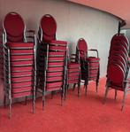 37 rode stackchairs, Ophalen, Gebruikt, Stof, Vijf, Zes of meer stoelen