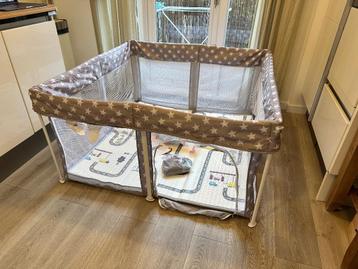 Lucellia Baby Box 125x125cm met speelmat en ballen beschikbaar voor biedingen
