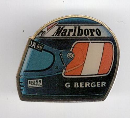 Marlboro G. Berger racehelm PIN ( BLAD6_635 ), Verzamelen, Speldjes, Pins en Buttons, Zo goed als nieuw, Speldje of Pin, Sport