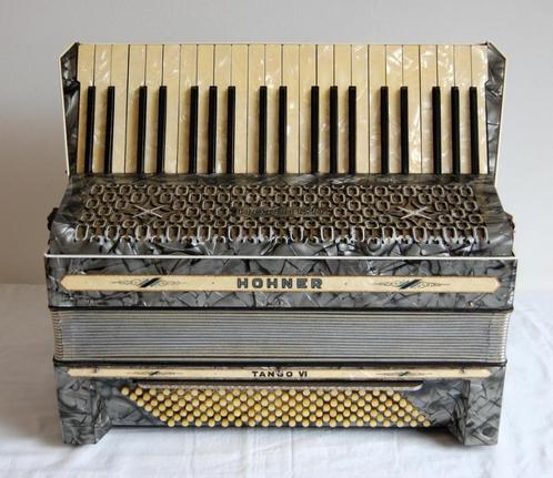 Accordeon Hohner Tango VI, Muziek en Instrumenten, Accordeons, Gebruikt, Toetsaccordeon, Overige formaten, Hohner, Met koffer