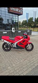 Honda VFR 750, Particulier, Toermotor