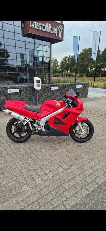 Honda VFR 750 beschikbaar voor biedingen