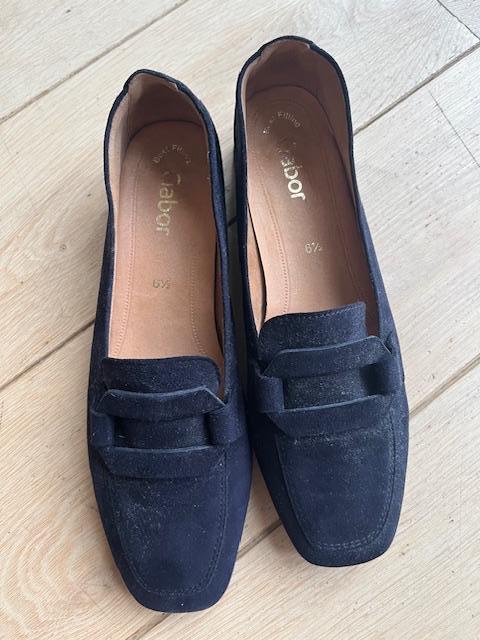 Gabor Donkerblauwe Suède Instappers - Maat 40, Kleding | Dames, Schoenen, Zo goed als nieuw, Instappers, Blauw, Ophalen of Verzenden