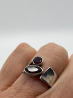 Z321 Prachtige zilveren ring rode stenen maat 17,5, Sieraden, Tassen en Uiterlijk, Ringen, Ophalen of Verzenden, X, Dame, Zilver