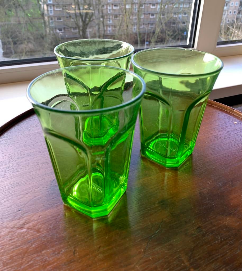 Drie groene Guzzini Italy waterglazen, Verzamelen, Glas en Borrelglaasjes, Ophalen of Verzenden, Gebruikt, Waterglas