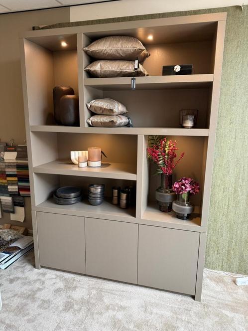 Fendi eikenfineer vakkenkast 160x45x220 cm - Dark taupe, Huis en Inrichting, Kasten | Wandmeubels, Nieuw, 200 cm of meer, 150 tot 200 cm