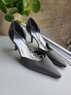 Stuart Weitzman Pumps – Grijs/Zilver – Maat 39 – Nieuwstaat, Ophalen of Verzenden, Grijs