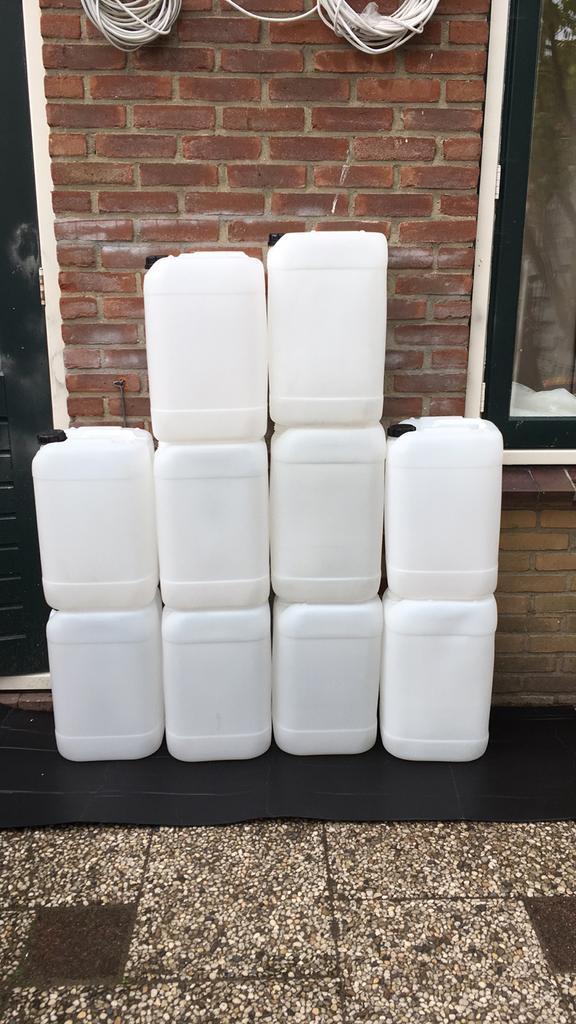 25L Jerrycans, Tuin en Terras, Regentonnen, Zo goed als nieuw, Minder dan 75 liter, Ophalen of Verzenden