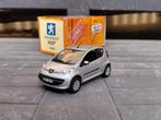 Peugeot 107 phase 1 3-deurs 2005-2008 zilvergrijs 1/43 Norev, Ophalen of Verzenden, Zo goed als nieuw, Auto, Norev