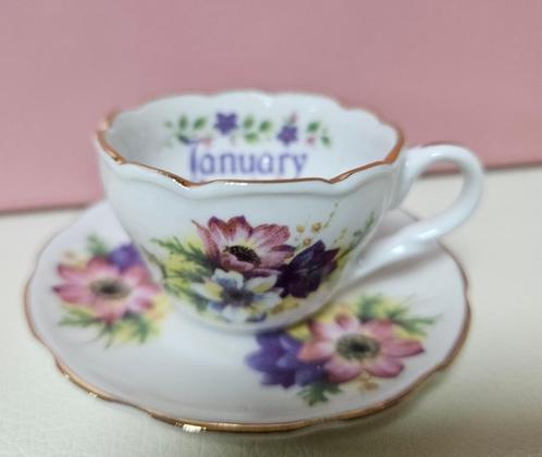 Kop en schotel January Januari maand cadeau idee verjaardag, Verzamelen, Porselein, Kristal en Bestek, Nieuw, Kop en/of schotel