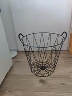 Grote opberg mand draadstaal zwart metaal industrieel, Huis en Inrichting, Woonaccessoires | Schalen en Manden, Overige materialen
