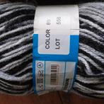 2 bollen wol ( zwart/ grijs), Hobby en Vrije tijd, Breien en Haken, Ophalen of Verzenden, Zo goed als nieuw, Breien of Haken, Wol of Garen