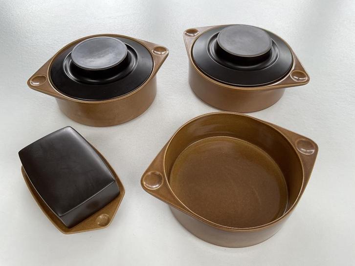 Drie Vintage schalen en een botervloot van Celtic Limerick, Huis en Inrichting, Woonaccessoires | Schalen en Manden, Zo goed als nieuw