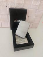 Zippo met Diva gegrafeerd, Ophalen of Verzenden, Zo goed als nieuw, Aansteker