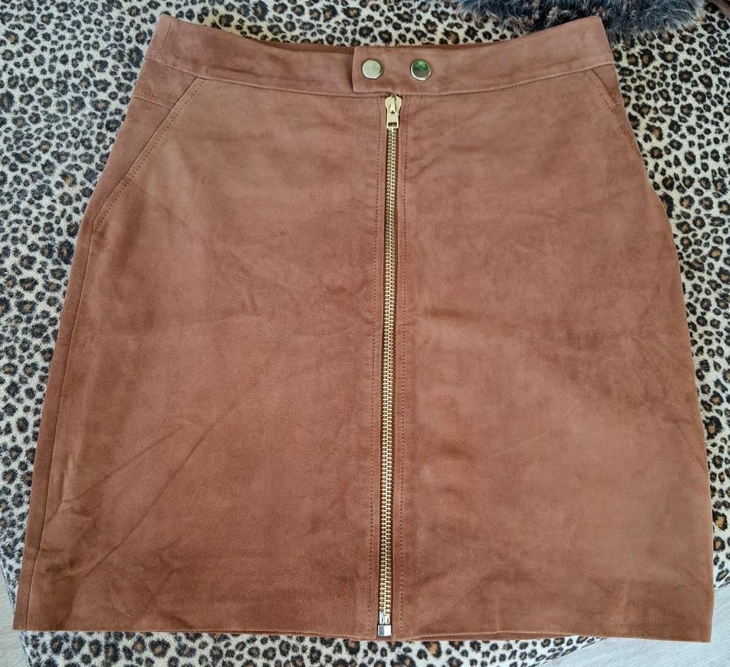 Camel kleur DANTE 6 suede rok met deelbare rits maat 2, Kleding | Dames, Rokken, Dante 6, Bruin, Verzenden, Zo goed als nieuw