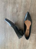 Zwart leren pumps met subtiele hak. Maat 39 zgan, Kleding | Dames, Verzenden, Zwart, Zo goed als nieuw, Pumps