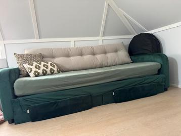 Slaapbank 2 persoons 200cm bij 100cm incl matras logeerbed beschikbaar voor biedingen