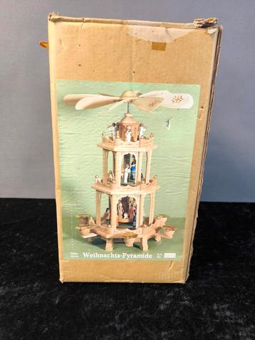 Duitse kerstpyramide  beschikbaar voor biedingen