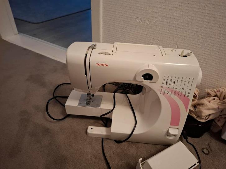 Naaimachine, Hobby en Vrije tijd, Naaimachines en Toebehoren, Zo goed als nieuw, Naaimachine, Overige merken, Ophalen