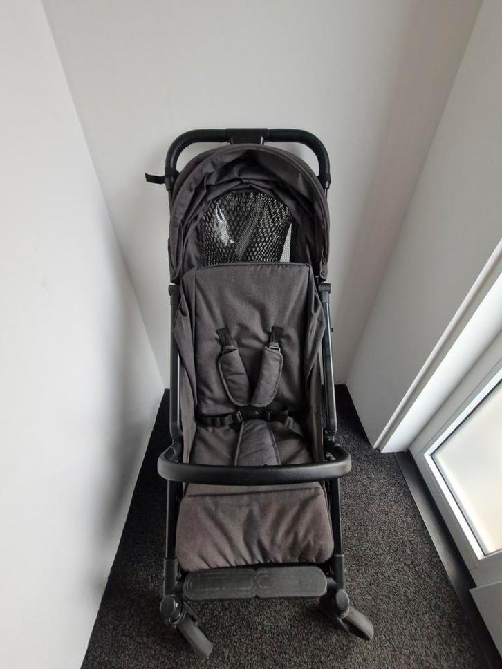 Prénatal Compact buggy in zwart, Kinderen en Baby's, Buggy's, Zo goed als nieuw, Verstelbare rugleuning, Zonnekap, Ophalen