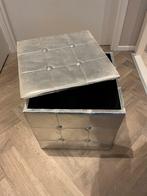 Zilveren Opbergkubus / Poef gratis afhalen, Huis en Inrichting, Woonaccessoires | Kisten, Ophalen, Kunststof, 50 tot 100 cm, Zo goed als nieuw