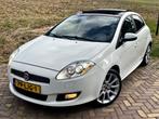 Fiat Bravo 1.4 16V 150PK Sport 2010 Weinig KM NAP NL Auto!!, Voorwielaandrijving, Zwart, 4 cilinders, Alcantara