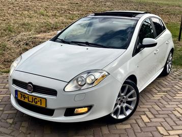 Fiat Bravo 1.4 16V 150PK Sport 2010 Weinig KM NAP NL Auto!! beschikbaar voor biedingen