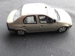 Dacia Logan champagne metallic – Eligor 1:43, Hobby en Vrije tijd, Modelauto's | 1:43, Ophalen of Verzenden, Zo goed als nieuw