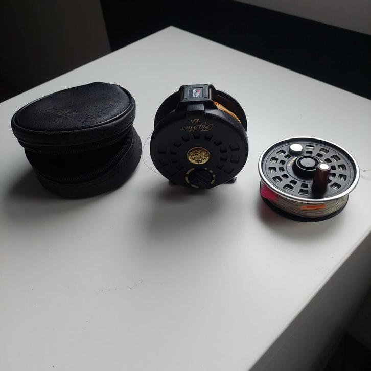 ABU Flymax 356 met reservespoel en Sage lijnen, Watersport en Boten, Hengelsport | Vliegvissen, Gebruikt, Molen, Ophalen of Verzenden