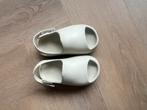 Sandalen instappers kind beige kleur 16 cm, Ophalen of Verzenden, Zo goed als nieuw, Jongetje of Meisje, Schoentjes