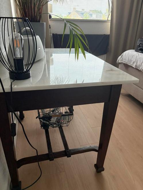 Mooie oude tafel (75x100) met massief marmeren blad, Huis en Inrichting, Tafels | Salontafels, 75 cm of meer, 50 tot 100 cm, 100 tot 150 cm
