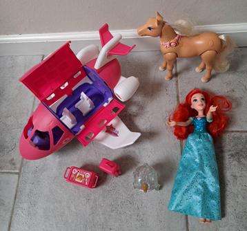 Barbiepop, vliegtuig, paard - beschikbaar voor biedingen