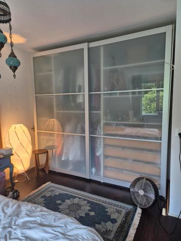 IKEA PAX Wardrobe with Frosted Glass Sliding Doors  beschikbaar voor biedingen