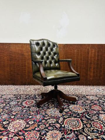 Klassiek Engels Chesterfield Bureaustoel beschikbaar voor biedingen
