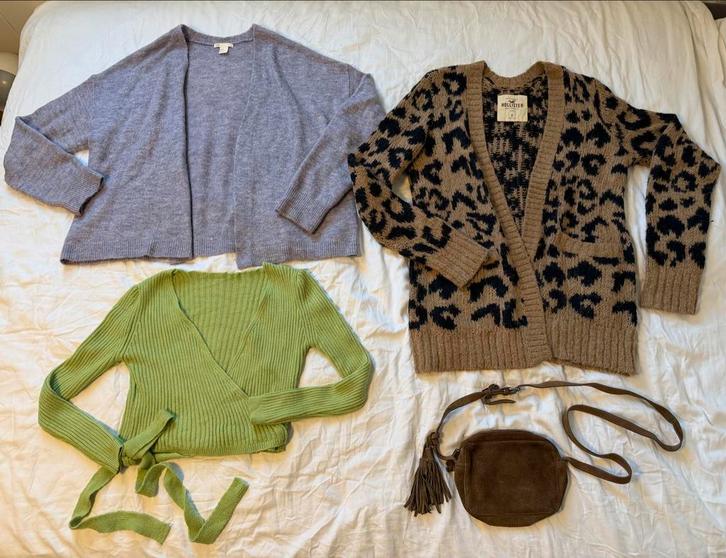 Dames/ meiden kleding pakket 22 items, maat S/M, Kleding | Dames, Overige Dameskleding, Gedragen, Ophalen of Verzenden