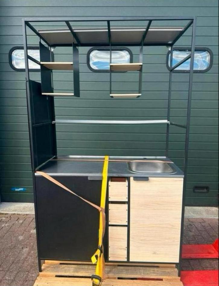Buitenkeuken binnenkeuken zeer netjes met gootsteen, Tuin en Terras, Buitenkeukens, Gas, Ophalen