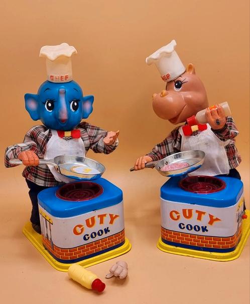 Yonezawa Japan blik battery operated Cook toys. Repro parts, Antiek en Kunst, Antiek | Speelgoed, Verzenden