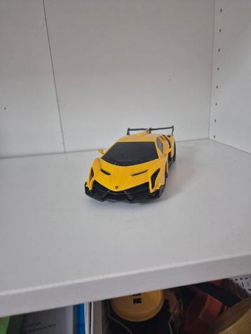 Gele Speelgoedauto - Modelauto beschikbaar voor biedingen