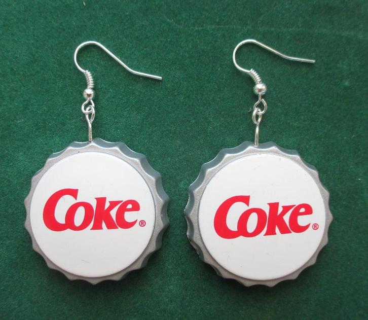1 pr oorbellen Coke cap dop kroonkurk. Coca-Cola., Sieraden, Tassen en Uiterlijk, Oorbellen, Nieuw, Hangers, Zilver, Ophalen of Verzenden