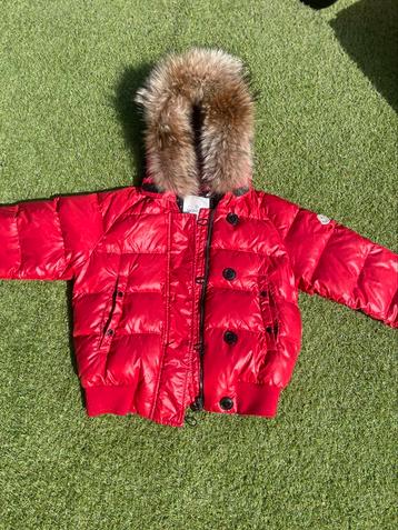 Moncler damesjas beschikbaar voor biedingen