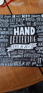 Karin Luttenberg - Handlettering doe je zo!, Boeken, Ophalen of Verzenden, Zo goed als nieuw, Karin Luttenberg