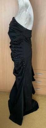 Lange zwarte jurk met stola en handschoenen maat 42, Kleding | Dames, Gelegenheidskleding, Galajurk, Zwart, Maat 42/44 (L), Ophalen of Verzenden