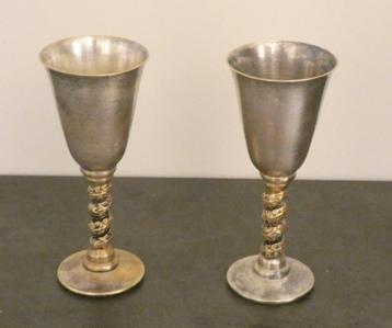 2x oud bekertje, kelkje, wijnbeker [1602] beschikbaar voor biedingen