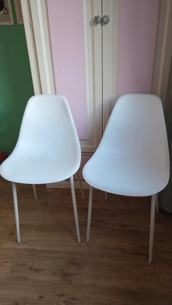 2 Witte ikea Kuipstoelen - Eetkamerstoelen, Huis en Inrichting, Stoelen, Zo goed als nieuw, Twee, Kunststof, Wit, Ophalen