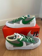 Nike Blazer low Sacai Medium Grey Classic Green EU 42, Kleding | Heren, Schoenen, Ophalen of Verzenden, Zo goed als nieuw, Overige kleuren