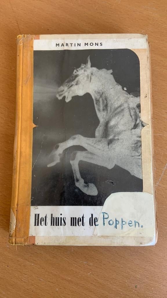 Het huis met de poppen - Martin Mons, Boeken, Detectives, Ophalen of Verzenden, Zo goed als nieuw