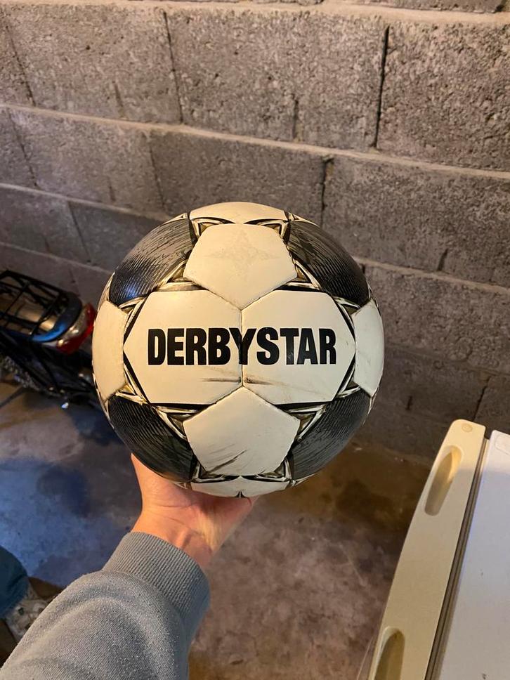 Derbystar Champions Cup 2 voetbal maat 5, Sport en Fitness, Voetbal, Zo goed als nieuw, Bal, Ophalen