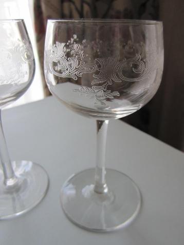Twee mooie antieke kristal likeurglazen - pantographed  beschikbaar voor biedingen