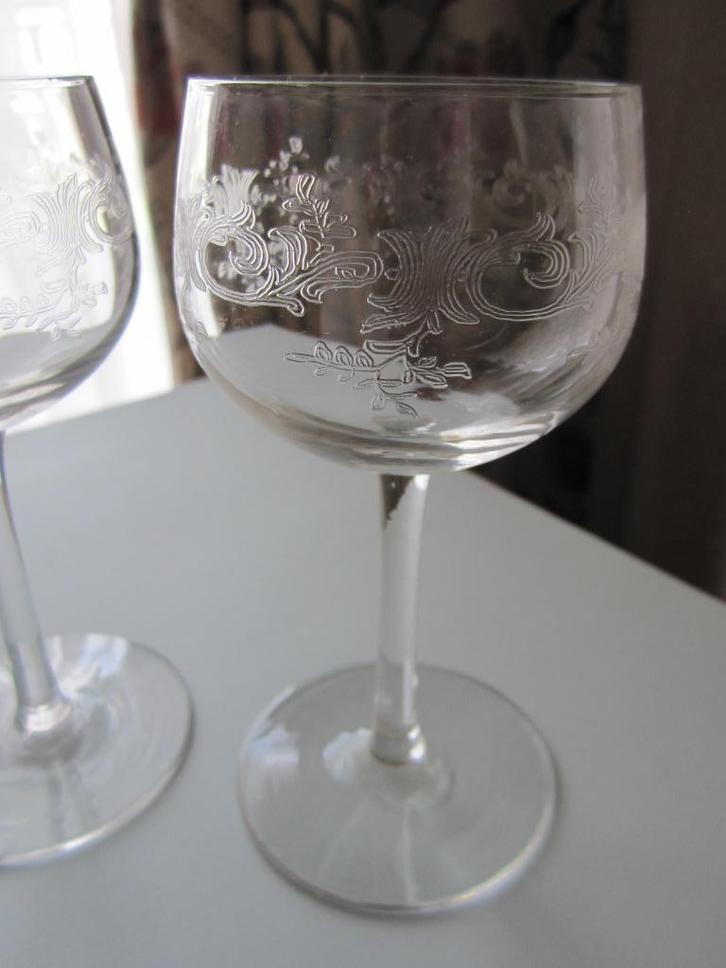 Twee mooie antieke kristal likeurglazen - pantographed, Antiek en Kunst, Antiek | Glas en Kristal, Verzenden