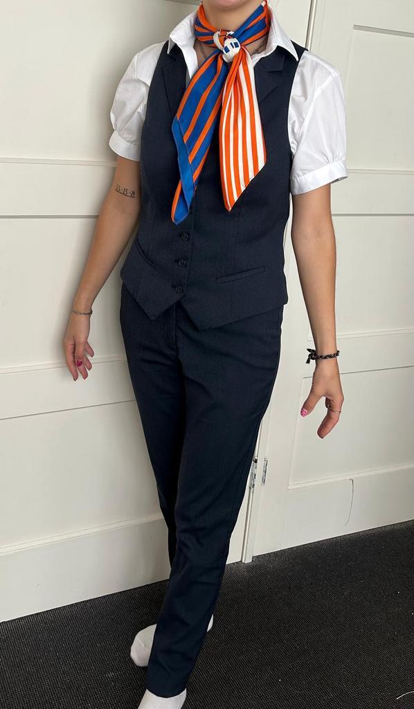 Compleet Uniform dames maat 38, met broek, rok, gilet en bla, Kleding | Dames, Overige Dameskleding, Zo goed als nieuw, Ophalen of Verzenden